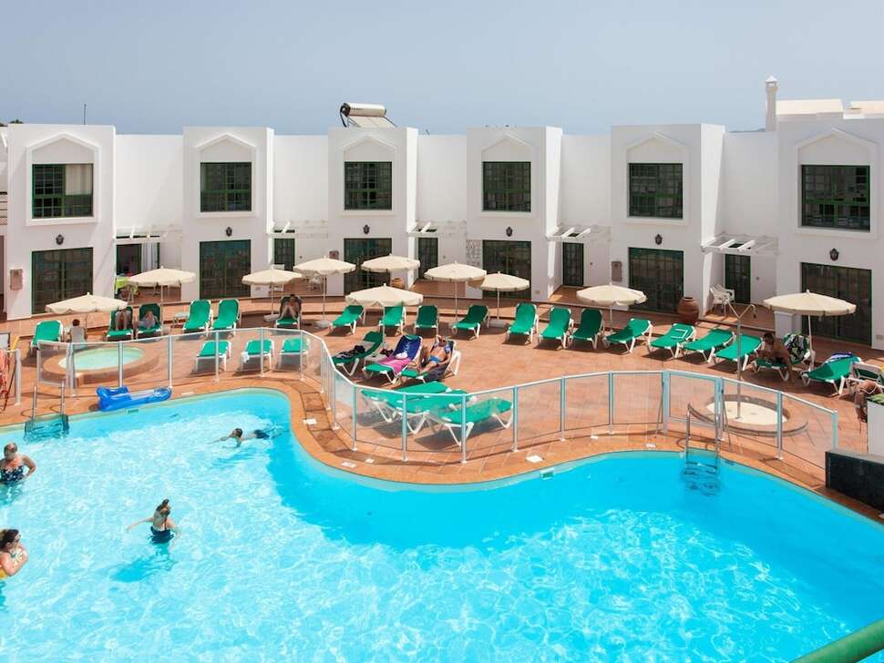 Ein Foto vom Pool im Apartments Tao Caleta Playa