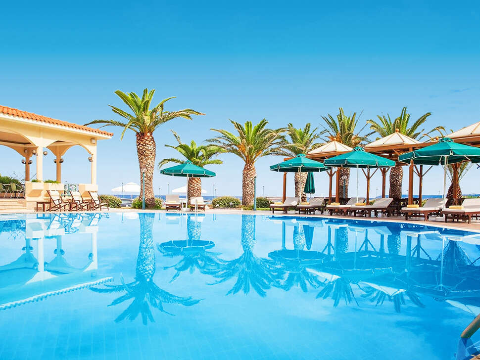 Een foto van het zwembad bij Possidi Holidays