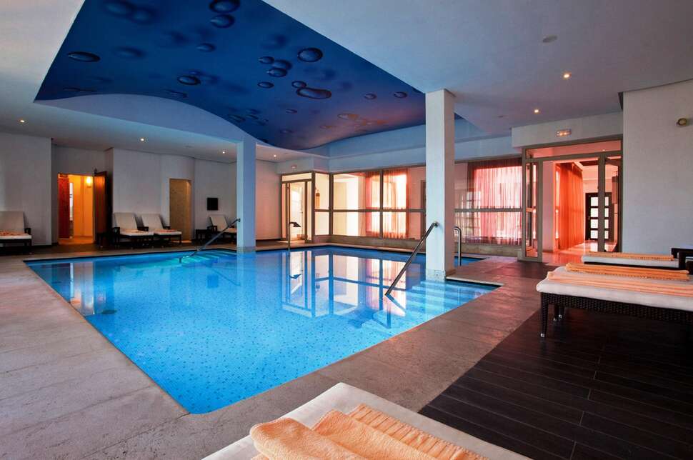 Een foto van het zwembad bij Kenzi Menara Palace