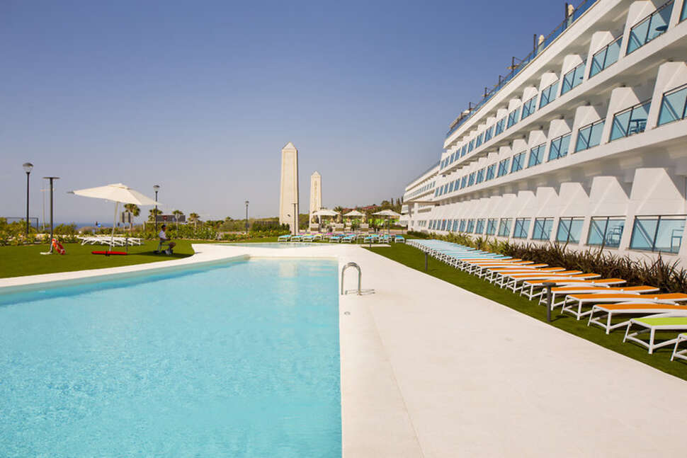 Een foto van het zwembad bij Four Points by Sheraton Costa Blanca Resort