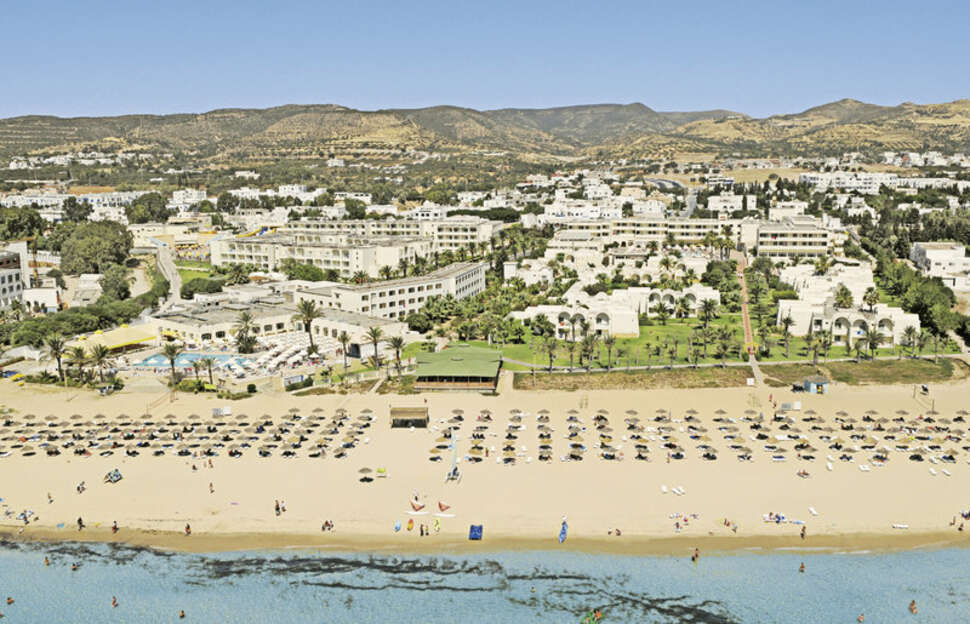 Een foto van de buitenkant van Omar Khayam Resort & Aquapark