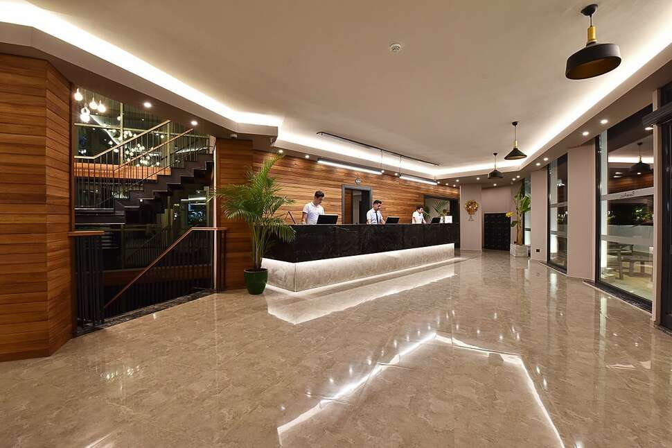 Een foto van het interieur van Parkim Ayaz Hotel