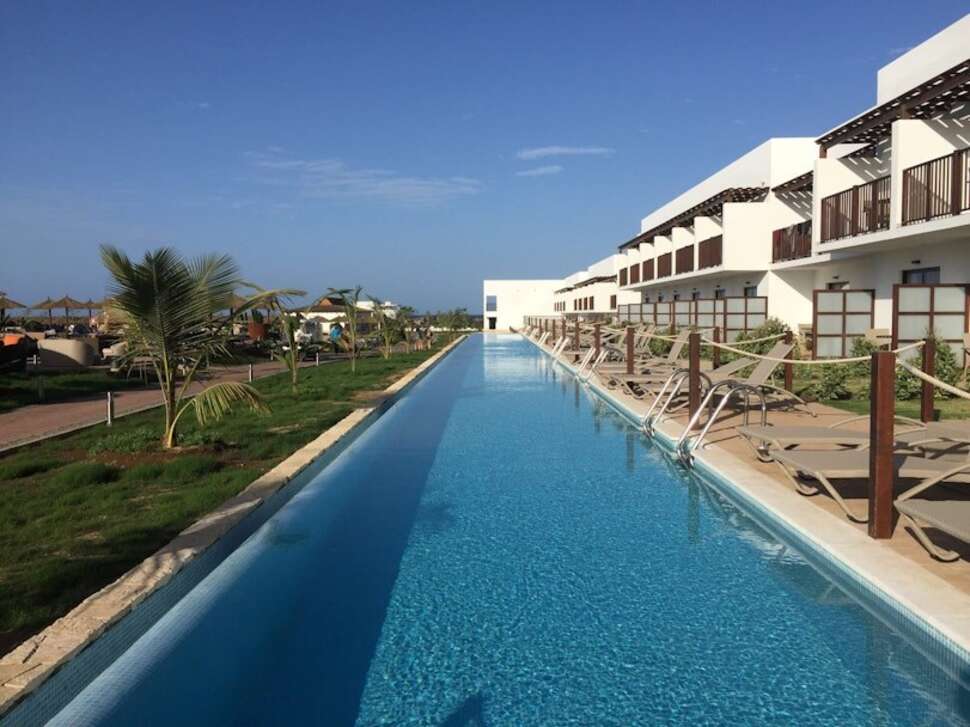 Een foto van het zwembad bij Melia Llana
