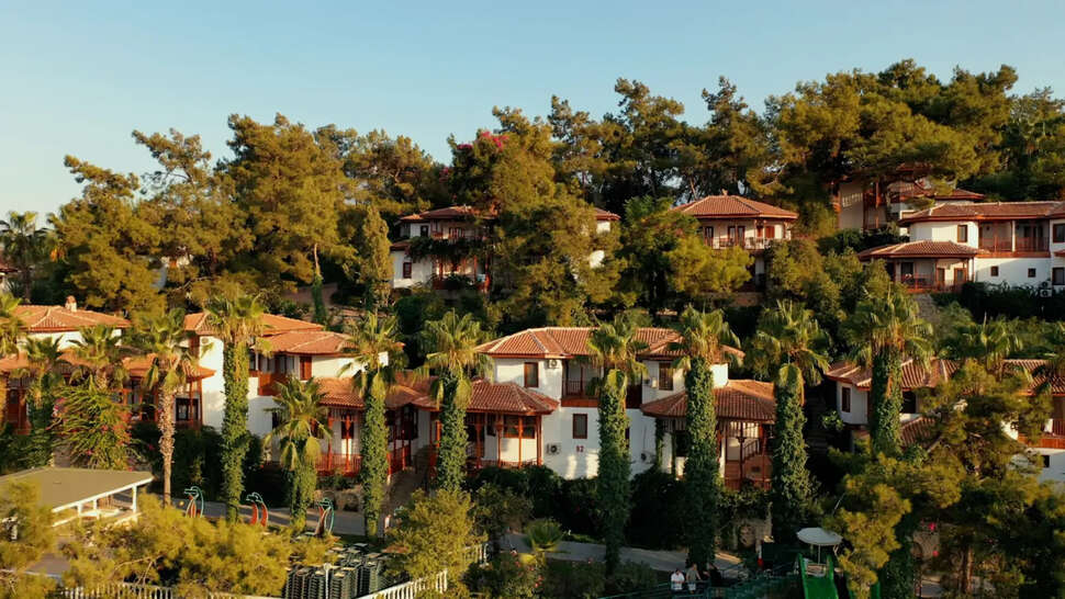 Een foto van de buitenkant van Club & Hotel Letoonia