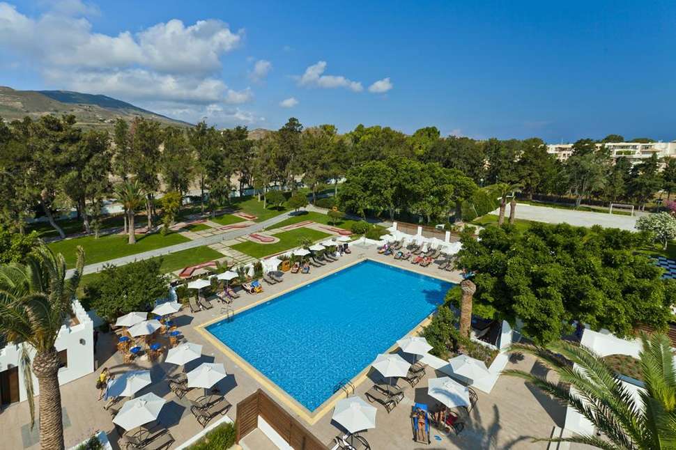 Een foto van het zwembad bij TUI Blue Oceanis Beach