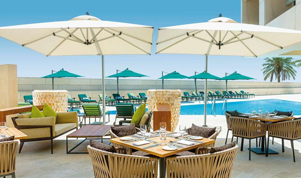 Ein Foto von der Terrasse im Sheraton Dubai Creek Hotel & Towers
