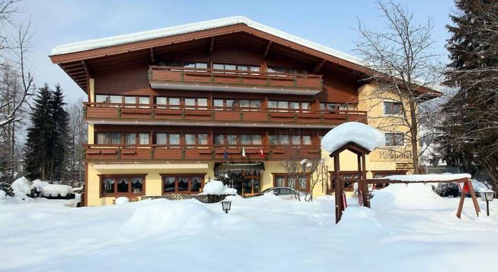 Een foto van de buitenkant van Parkhotel Kirchberg