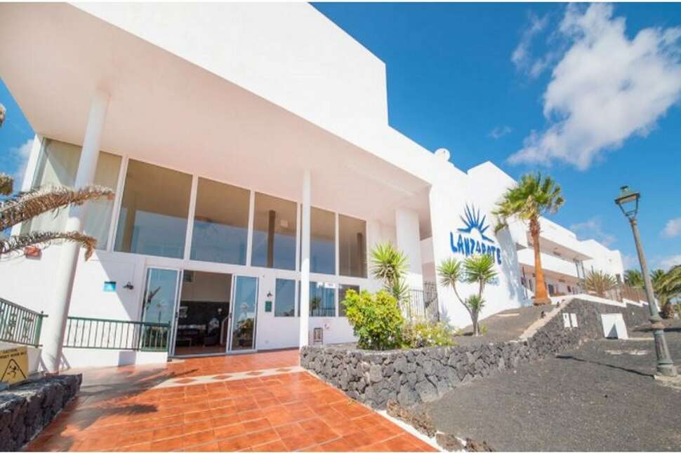 Een foto van de buitenkant van Lanzarote Paradise Appartementen