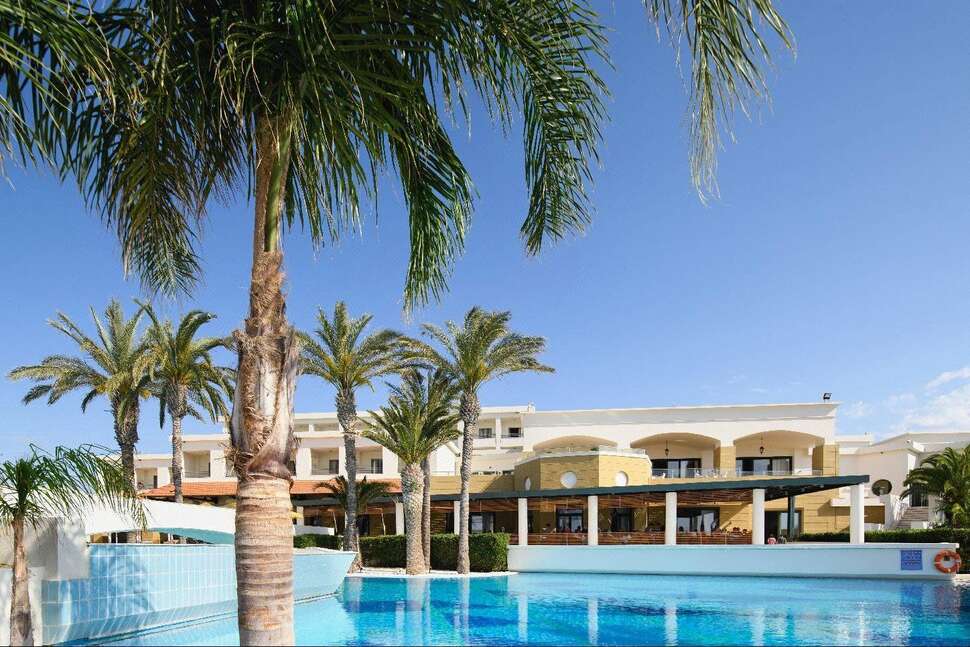 Ein Foto vom Pool im Mitsis Rodos Maris Resort & Spa