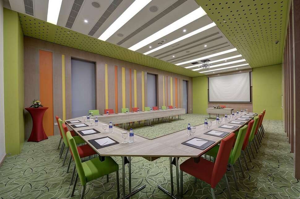 Een foto van Al Khoory Atrium Hotel
