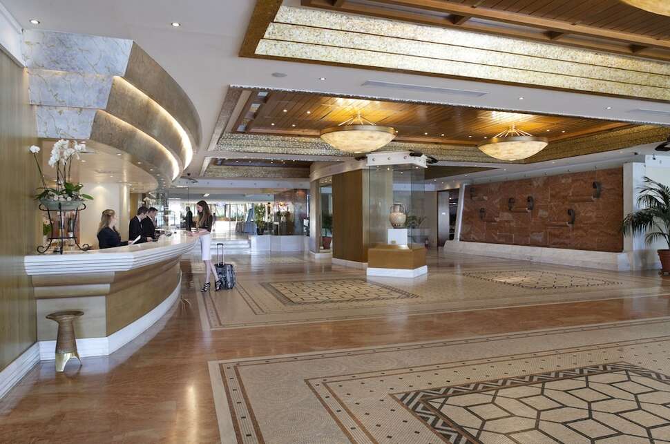 Een foto van het interieur van Rodos Palace Resort