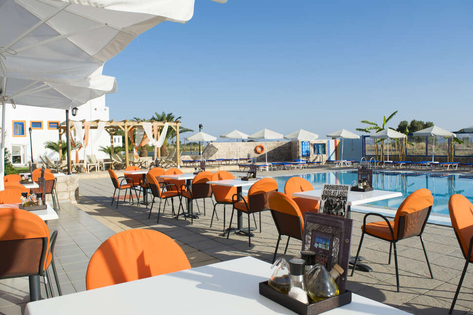 Ein Foto von der Terrasse im Bouradanis Village Hotel