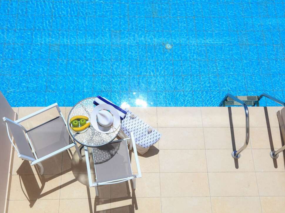 Een foto van het zwembad bij Cavomarina Beach Hotel