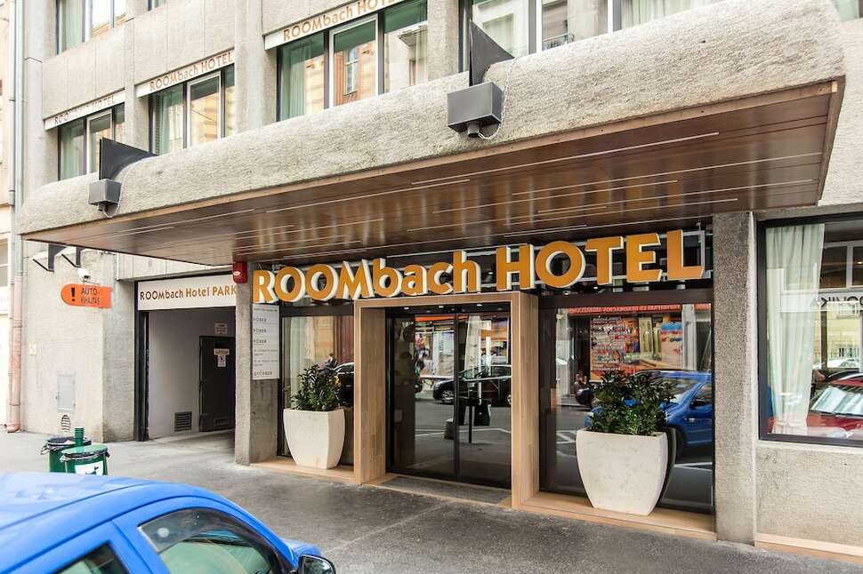 Een foto van de buitenkant van Roombach Hotel