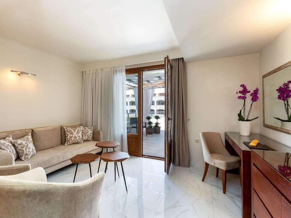 Een foto van Theartemis Palace