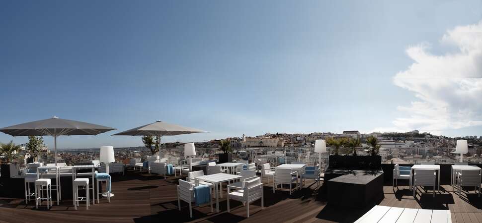 Ein Foto von der Terrasse im Hotel Mundial