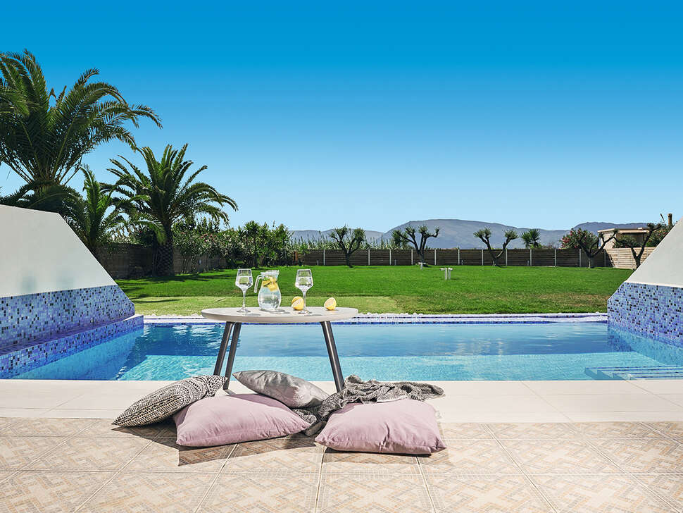 Een foto van het zwembad bij Meandros Boutique & Spa