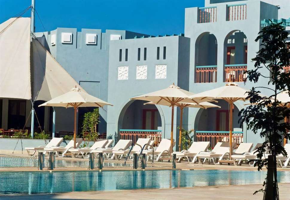 Een foto van het zwembad bij Fanadir Hotel El Gouna