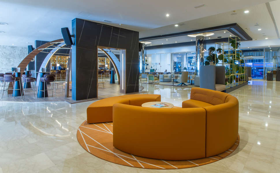 Een foto van het interieur van Solymar Gran Hotel