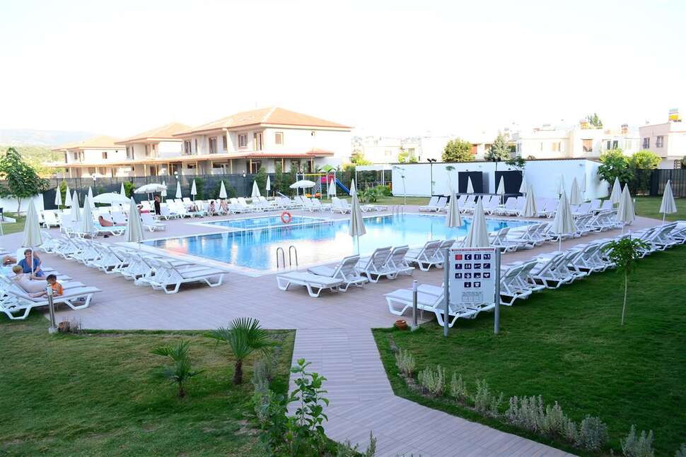 Een foto van het zwembad bij The Gap Hotel Kusadasi