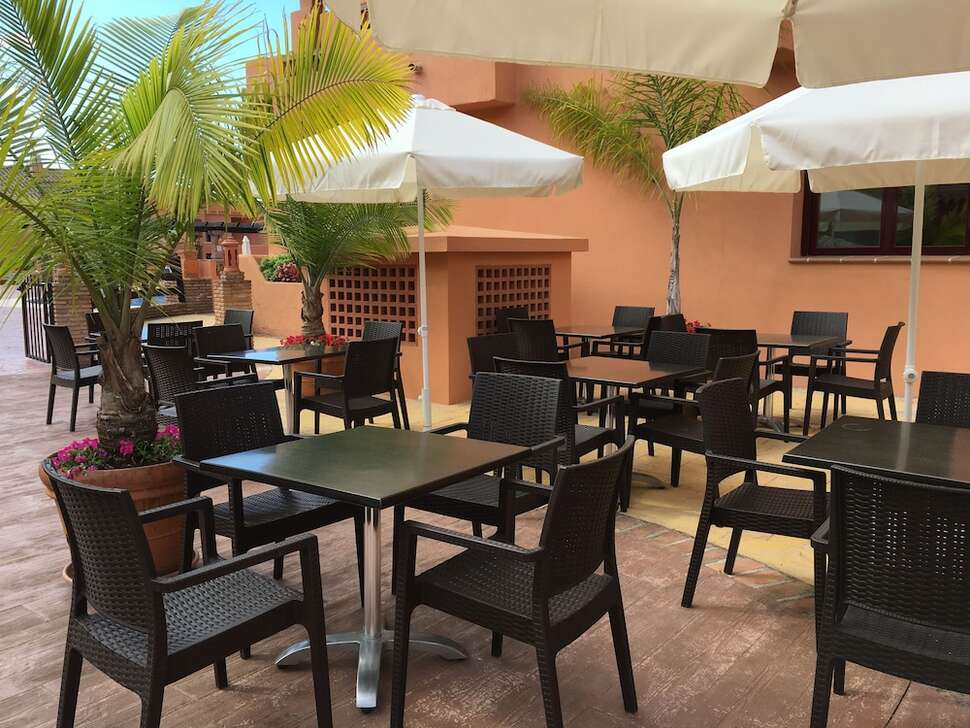 Een foto van het terras bij Royal Marbella Golf Resort
