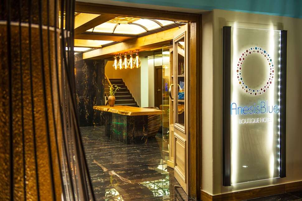 Een foto van het interieur van Anesis Blue Boutique