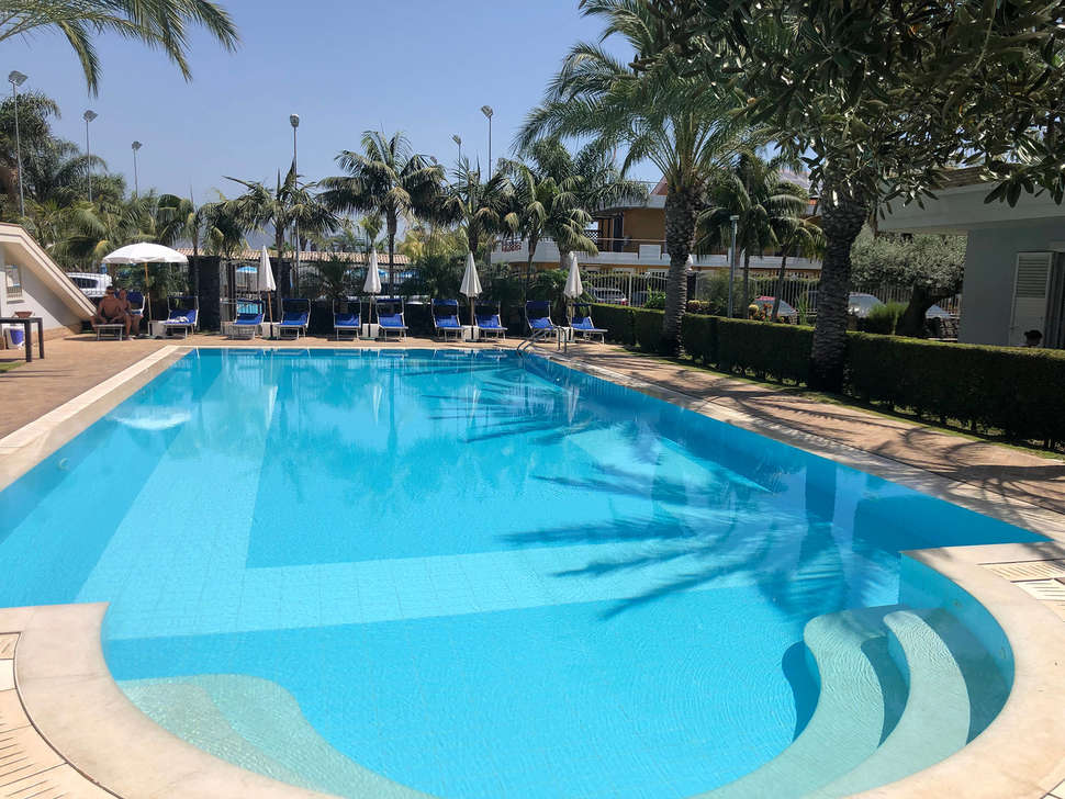 Een foto van het zwembad bij Villa Galati Resort