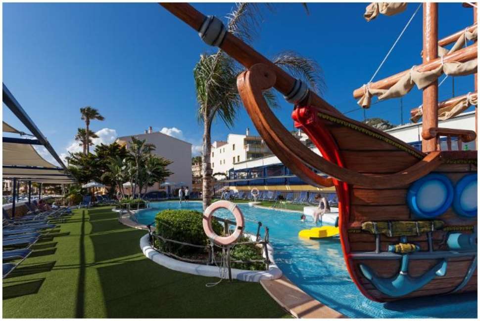 Ein Foto Royal Son Bou Family Club