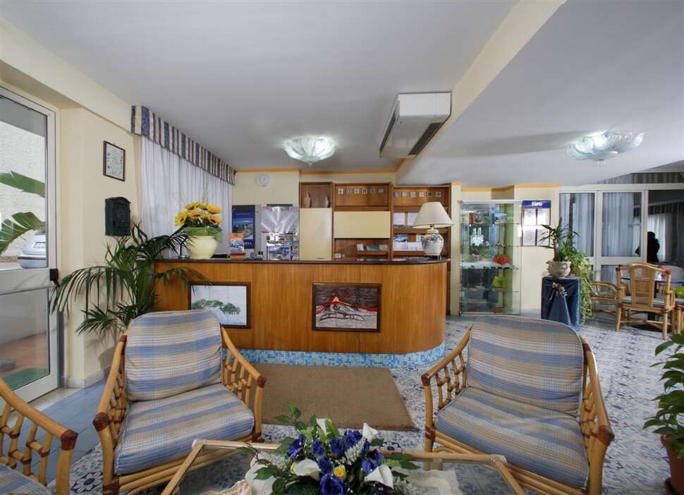 Ein Foto vom Innenbereich im Hotel Baia degli Dei