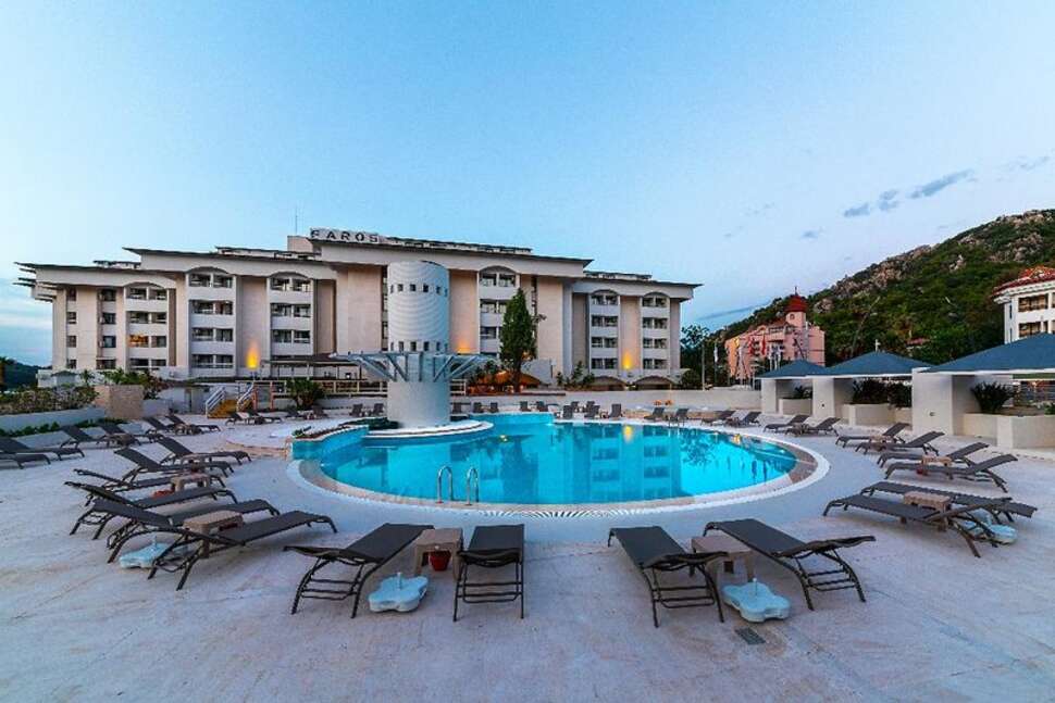 Een foto van Faros Premium Beach Hotel