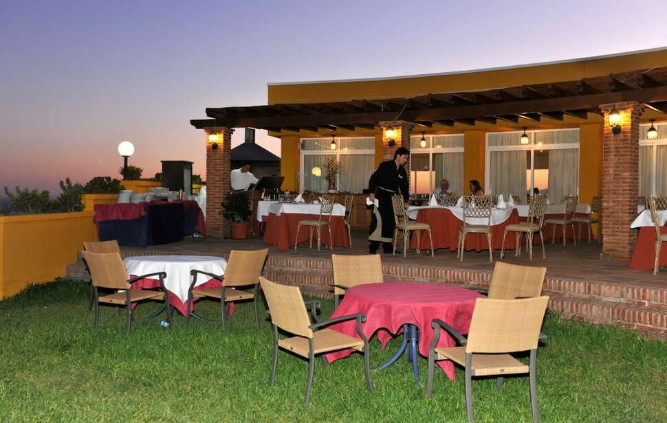 Een foto van Hotel Salobrena Suites