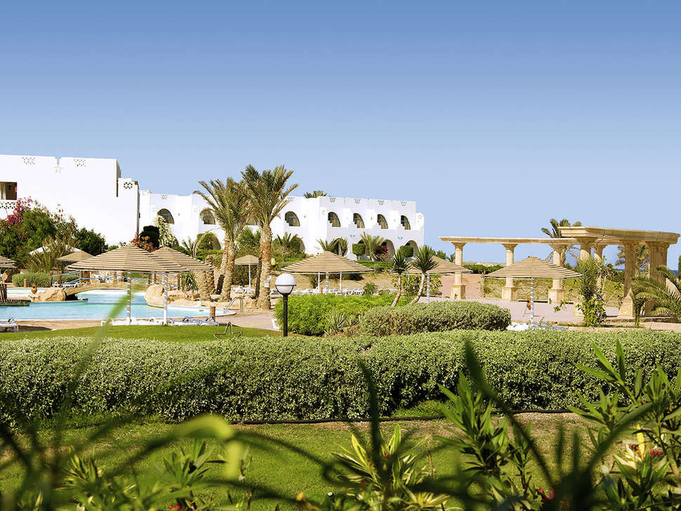 Een foto van de buitenkant van The Three Corners Equinox Beach Resort