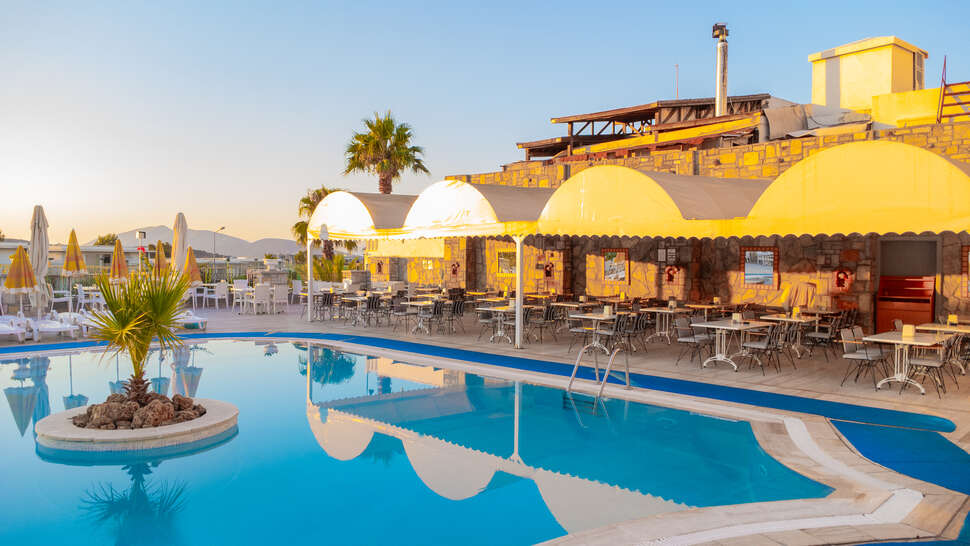 Een foto van Sunpoint Suites Hotel