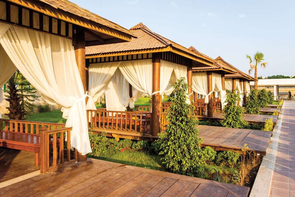 Een foto van het terras bij Hotel Eftalia Marin