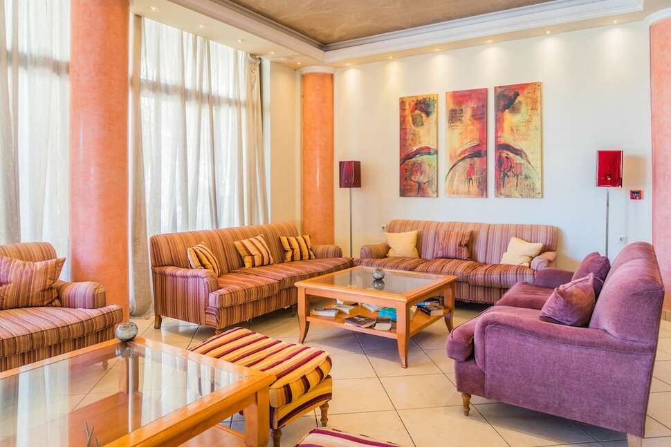 Een foto van het interieur van Castello City Hotel