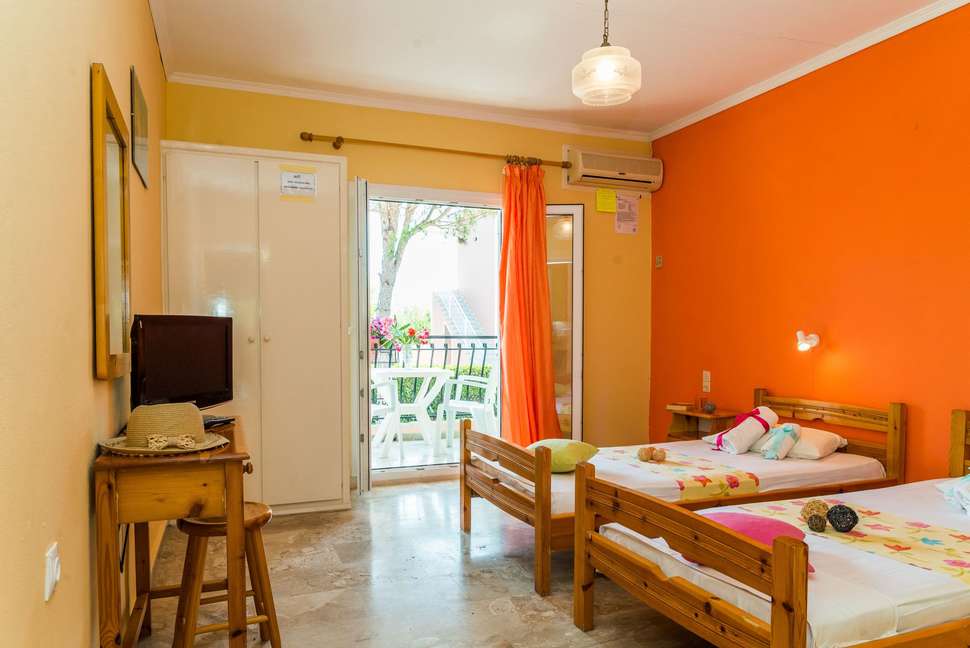 Een foto van Roussas Studios & Appartementen