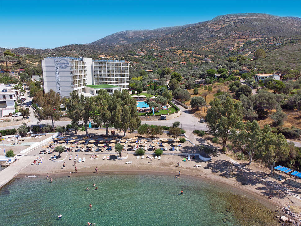 Een foto van het strand bij Evia Riviera Resort
