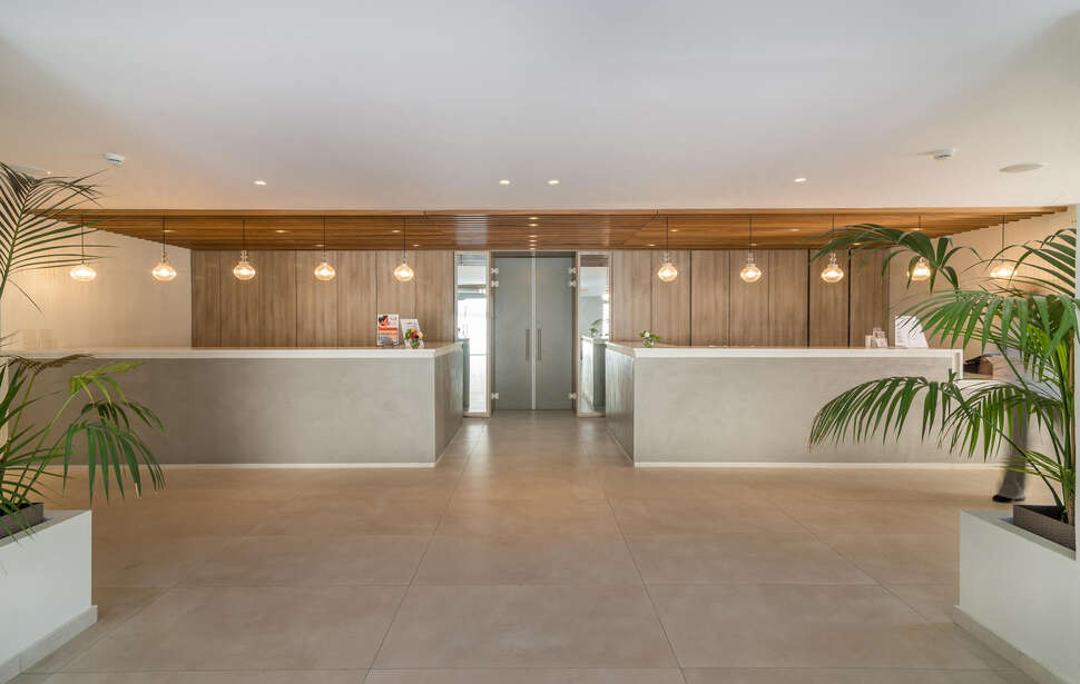 Een foto van het interieur van Altura Hotel