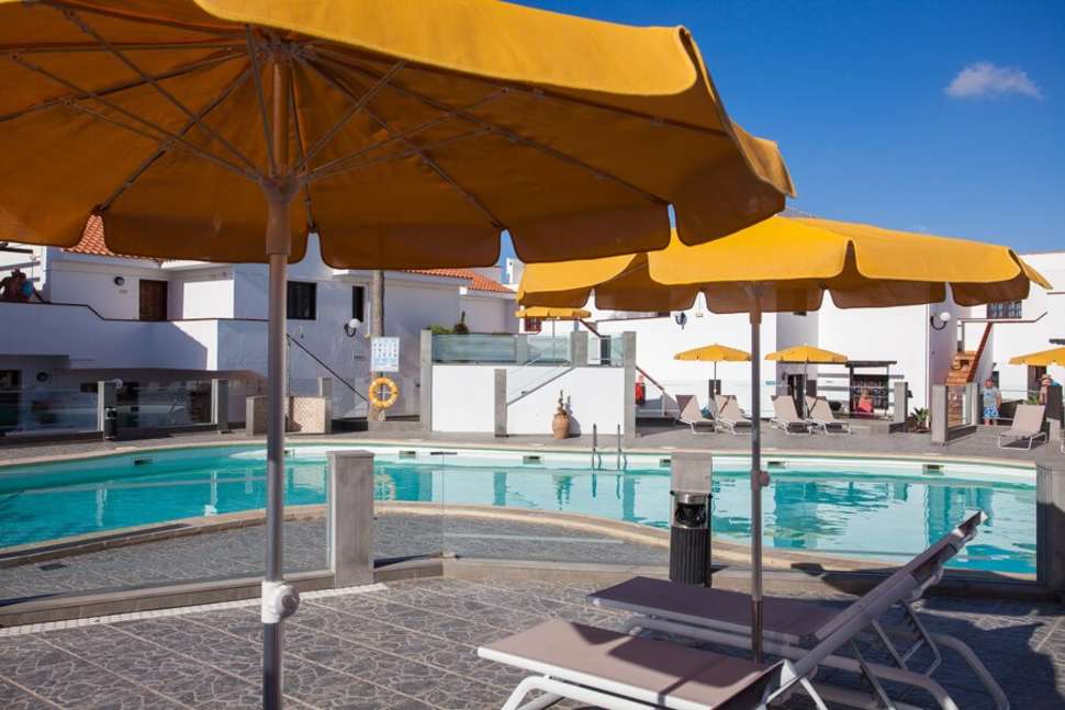 Een foto van het zwembad bij Appartementen Villa Florida