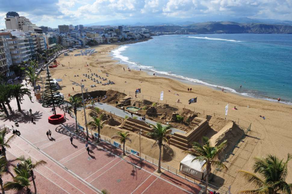 Een foto van het strand bij Hotel Aloe Canteras