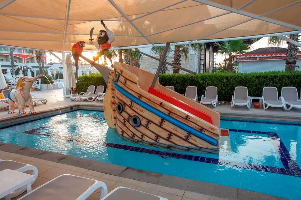 Een foto van het zwembad bij Orange County Resort Hotel Belek