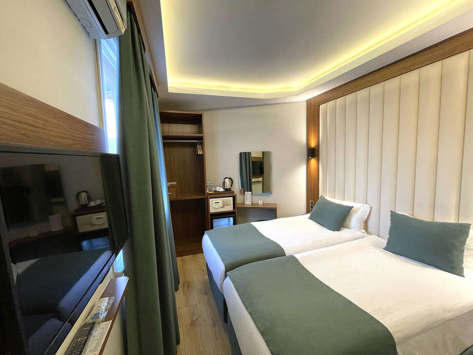 Ein Foto Black Tulip Hotel