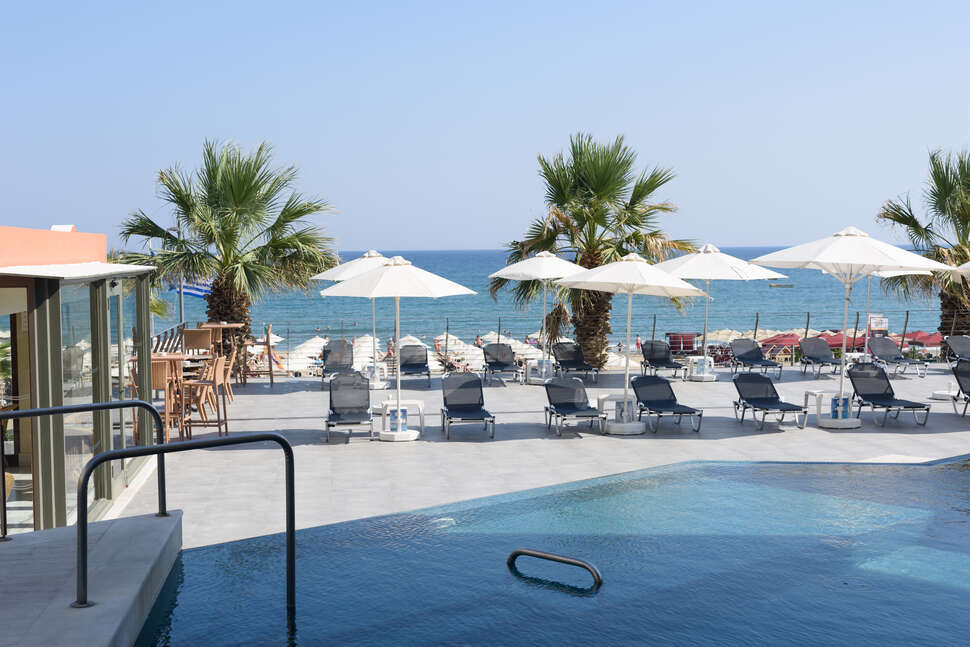 Ein Foto vom Pool im Aquila Porto Rethymnon