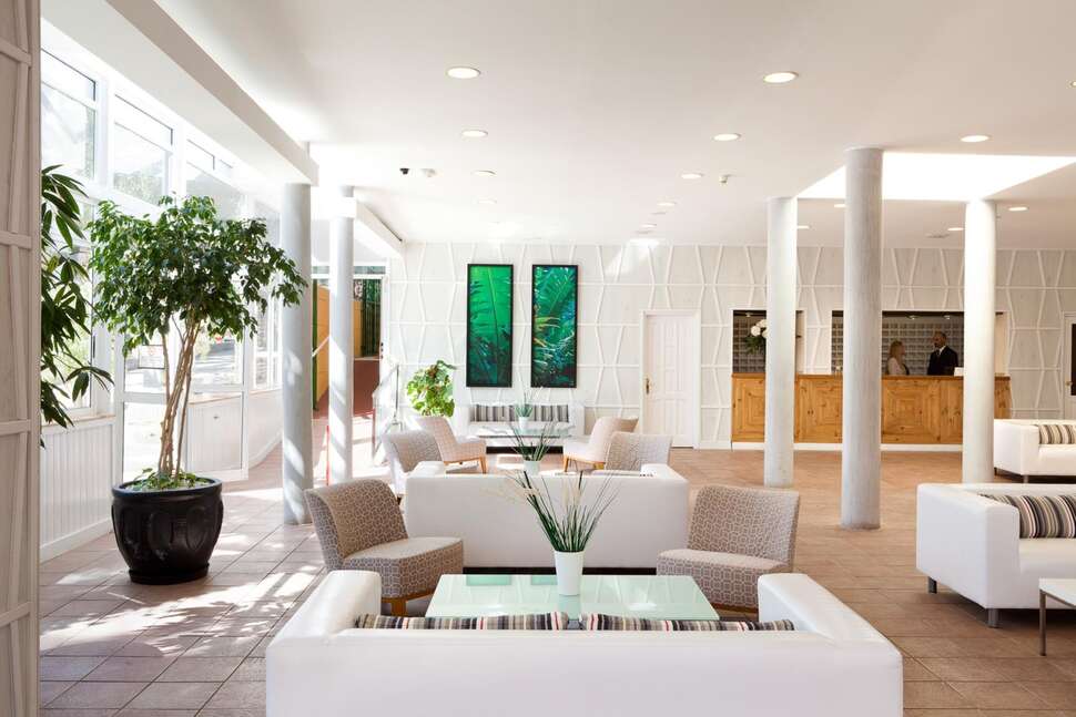 Een foto van het interieur van Checkin Bungalows Atlantida