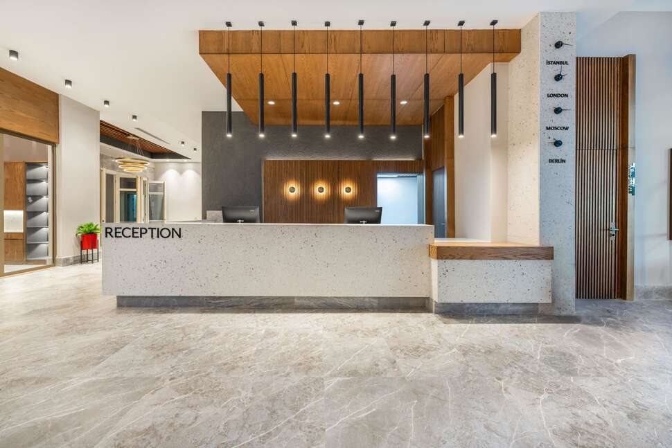 Een foto van het interieur van Sural Saray