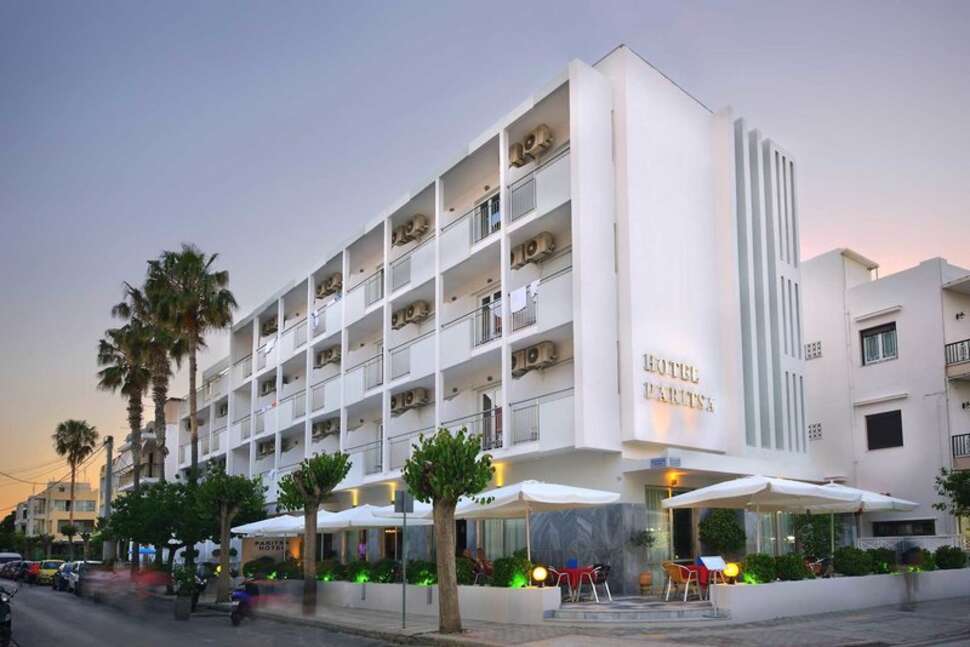 Een foto van een overzicht van Paritsa Hotel