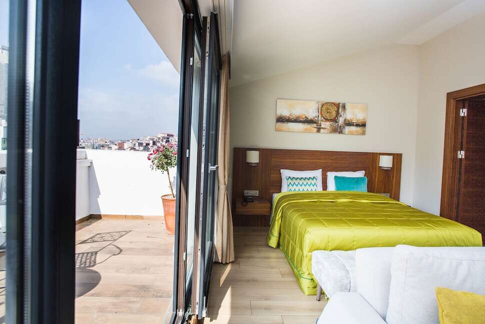 Een foto van The White Orient Hotel