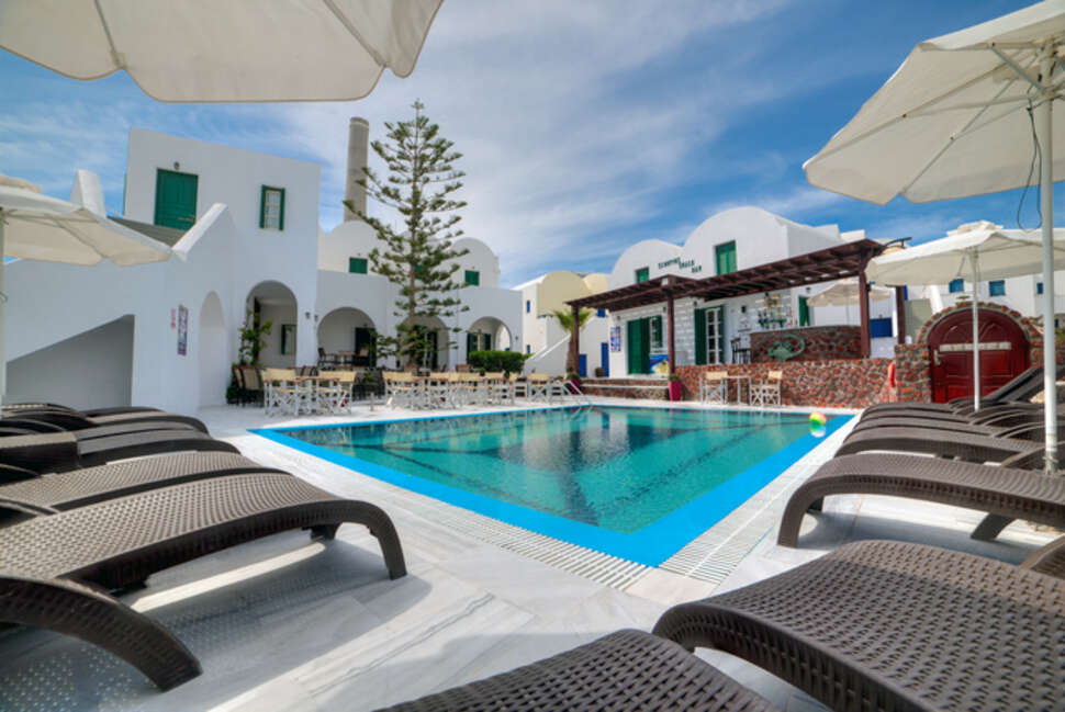 Een foto van het zwembad bij Scorpios Beach Hotel