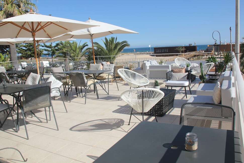 Ein Foto von der Terrasse im Hotel Vasco Da Gama