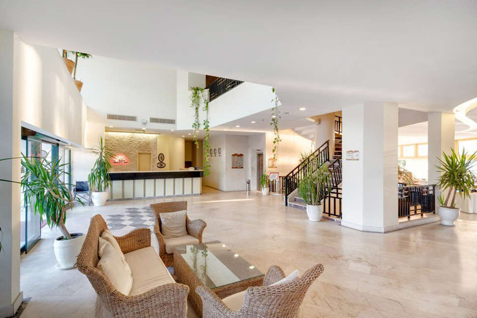Een foto van het interieur van Hotel Golden Lotus